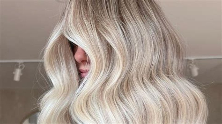 ‘Linen blonde’ Is Shaping Up To Be Autumn's Prettiest, Ultra-Natural Hair Colour Trend
| Glamour UK