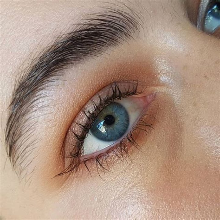 The Lion Mane Brow Trend Is Going To Make You Want To Ditch Your Tweezers