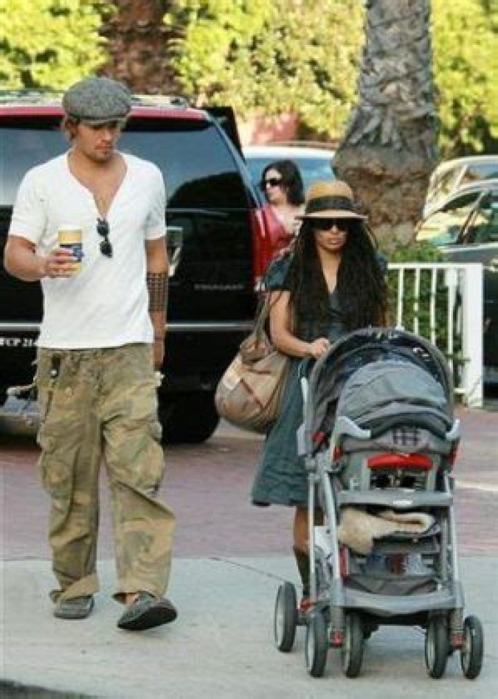 Exploring The Romantic Journey Of Lisa Bonet's Boyfriends