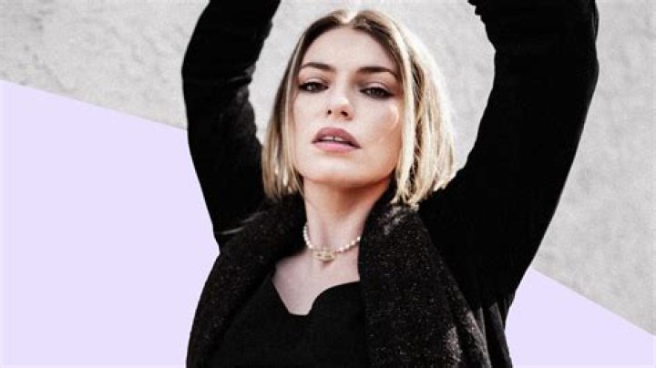 Lola Lennox talks about collaborating with her famous mum and her diverse musical inspiration