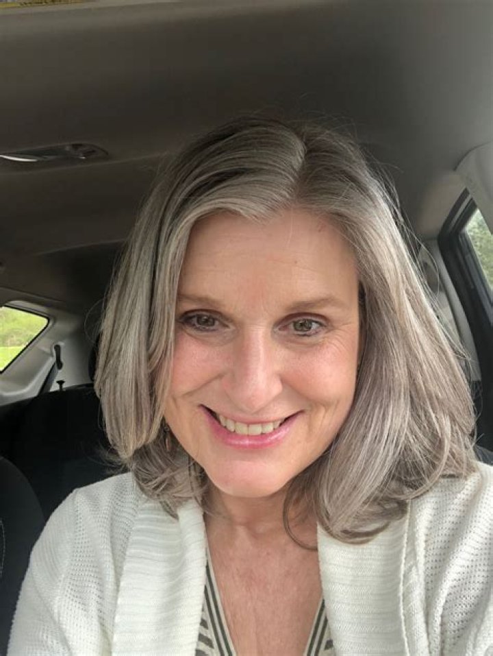 Embracing Beauty: The Ultimate Guide To Make Up For Middle Aged Women