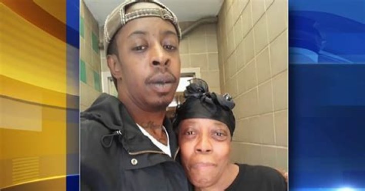 Man scales 19-story burning apartment block to rescue his bedridden mother