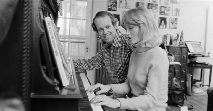 ‘M*A*S*H’ star Judy Farrell dead at 84 years old