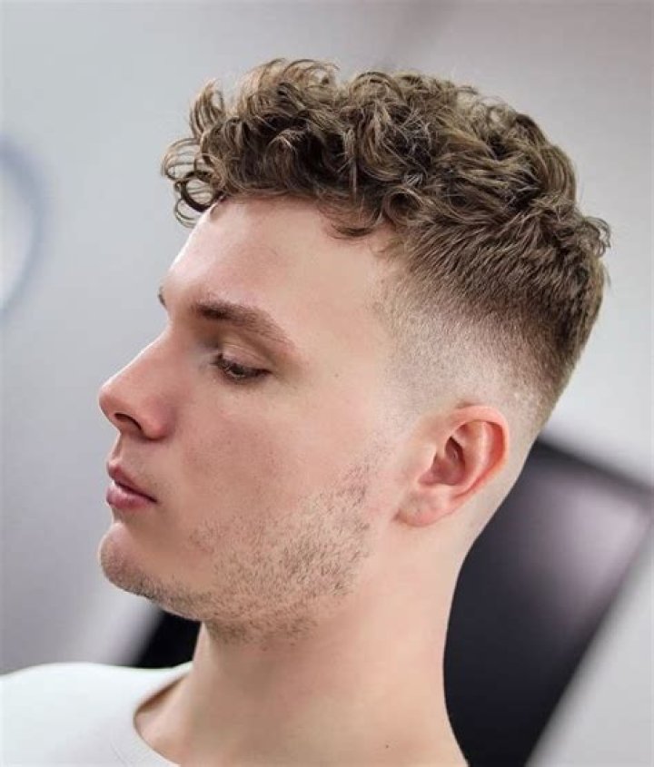 Trendy Men's Short Haircuts For Curly Hair: A Style Guide