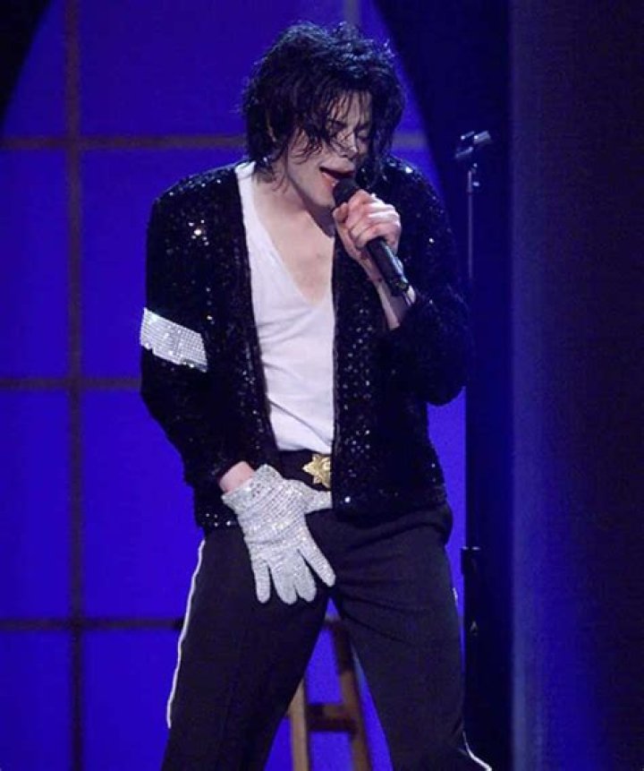 Unveiling The Sparkle: The Iconic Michael Jackson Glitter Outfit