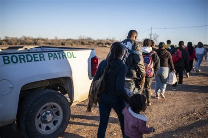Arizona GOP Candidate Says Migrants Given $5000 Gift Cards