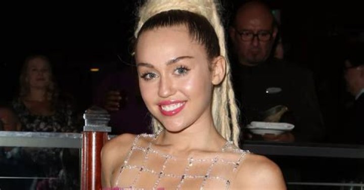 Unveiling The Controversy: Miley Cyrus Nude Slips