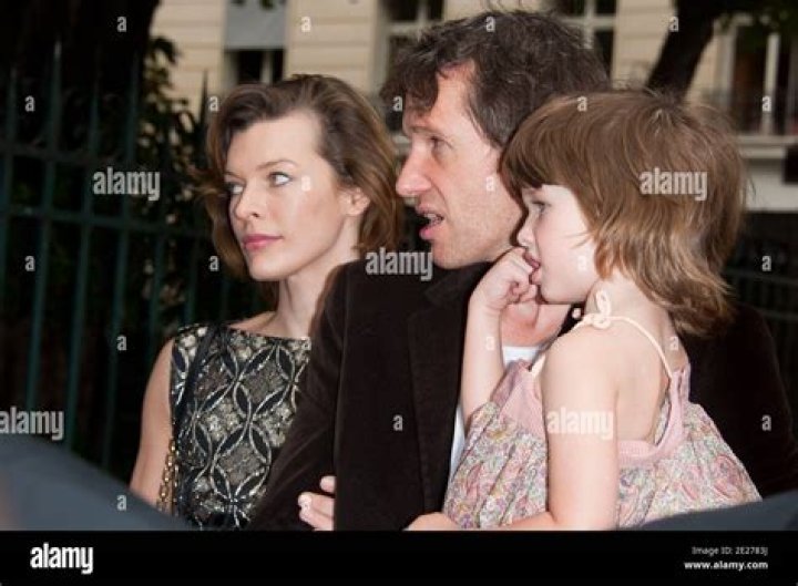 Milla Jovovich sends nude photograps to husband – India TV