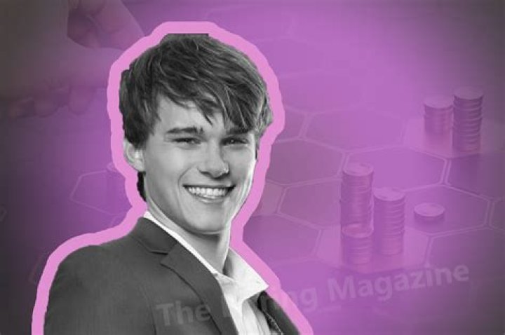 Exploring The Dating Life Of Mitchell Hope