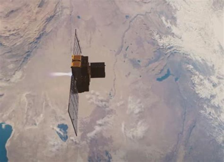 Momentus tug raises orbit with water-fueled thruster