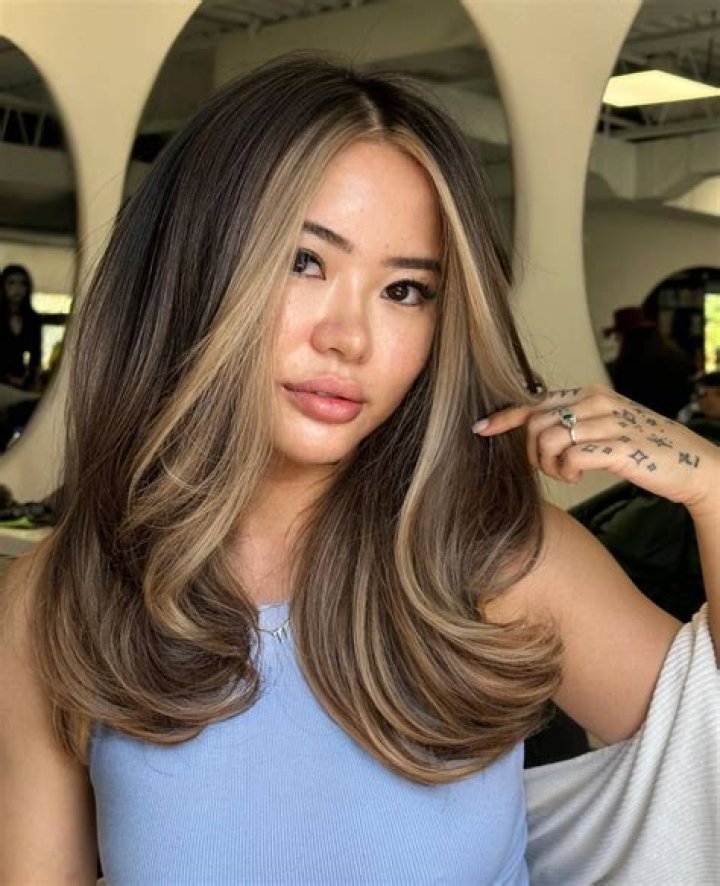 Money Piece Highlights: The Flattering, Face-Framing Hair Trend We're All Asking For