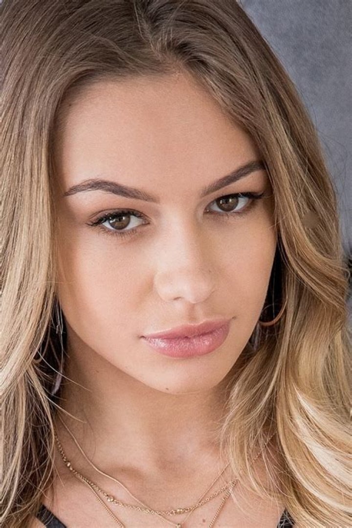 Naomi Swann: The Rising Star Of The Adult Entertainment Industry