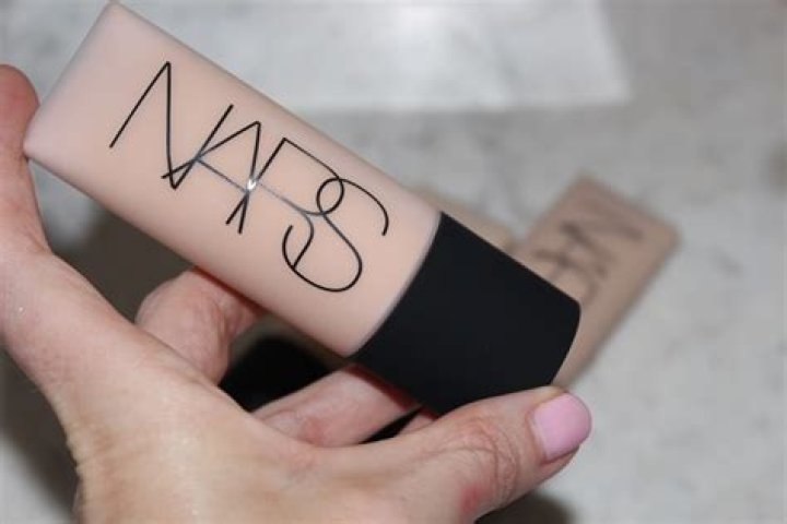 Review: NARS Soft Matte Complete Foundation. Team GLAMOUR Test