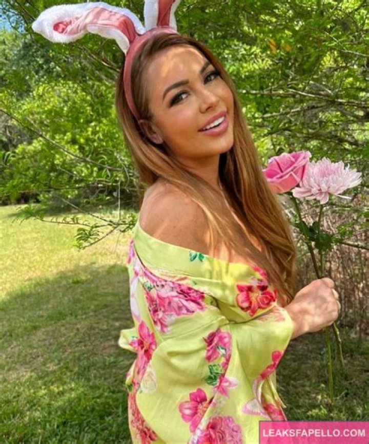 Natalya’s Sister Jenni Neidhart Pops Out Of A Hot Tub In Surprising Bikini Photo Drop