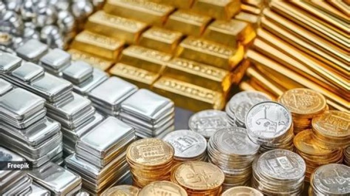 Gold rises Rs 94; silver jumps Rs 340 – India TV