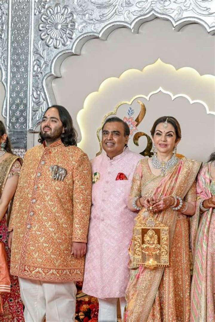 Isha Ambani makes first public appearance with fiancé Anand Piramal after engagement, visits Mumbai's ISKCON Temple – India TV