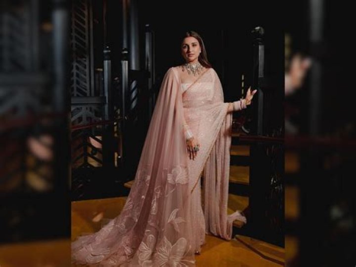 Nora Fatehi's 50s touch in Manish Malhotra's off-shoulder gown is pure heaven