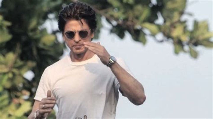Not Shah Rukh Khan but his bodyguard was stopped at Mumbai airport by customs – India TV
