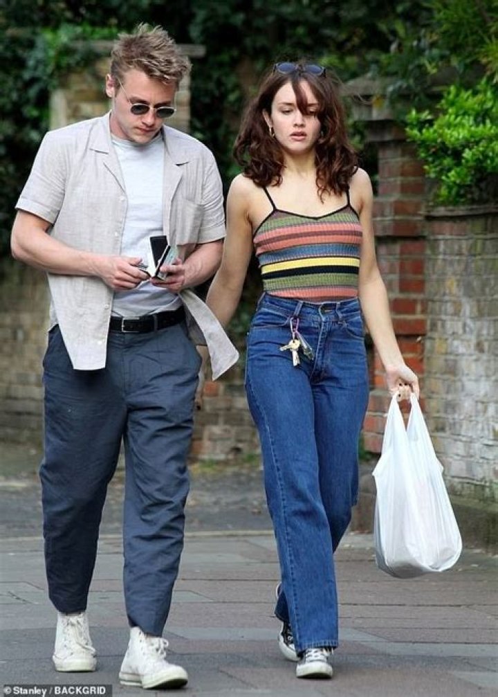 Olivia Cooke's Boyfriend: Exploring The Relationship Dynamics