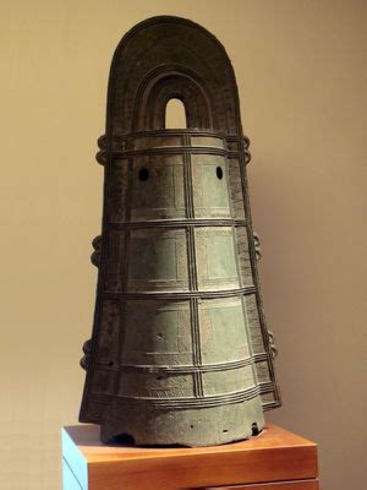 On the Origin of Species: Bronzor and Bronzong