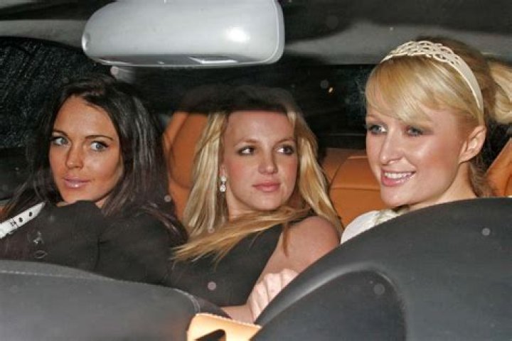 Paris Hilton And Lindsay Lohan: A Tale Of Friendship, Rivalry, And Fame