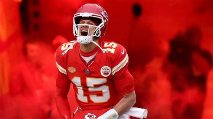 Patrick Mahomes' father arrested, charged with DWI in Texas