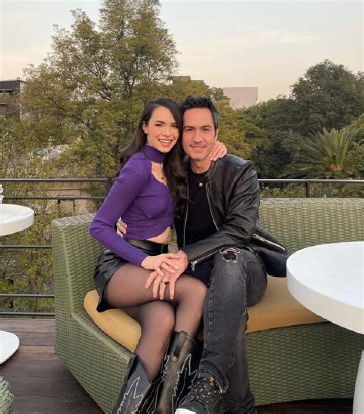 Paulina Burrola Age: Uncovering The Truth About Her Youthful Charm