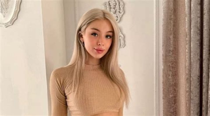 Peyton Royce Instagram Photo Grabs Lots Of Attention