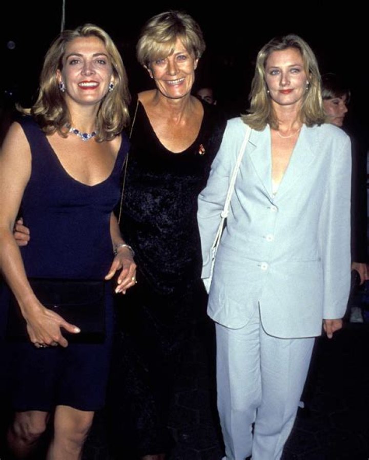 Captivating Images: A Journey Through The Photos Of Vanessa Redgrave
