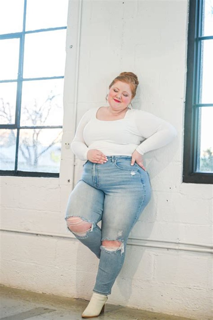27 Best Plus Size Jeans: Stylish Jeans For Curvy Women
