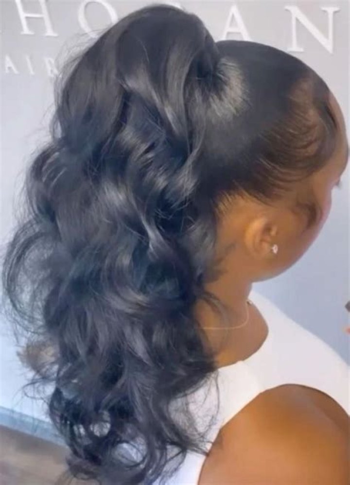 All Of The Inspo You Need For How To Style a Ponytail With Curls