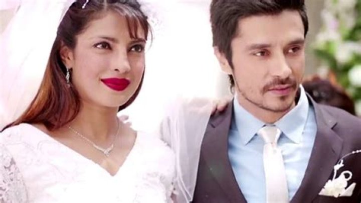 Arijit Singh offers warmth of love (watch video) – India TV