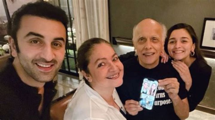 Ranbir Kapoor joins girlfriend Alia Bhatt Pooja Mahesh Bhatt intimate 73rd birthday bash PICS – India TV