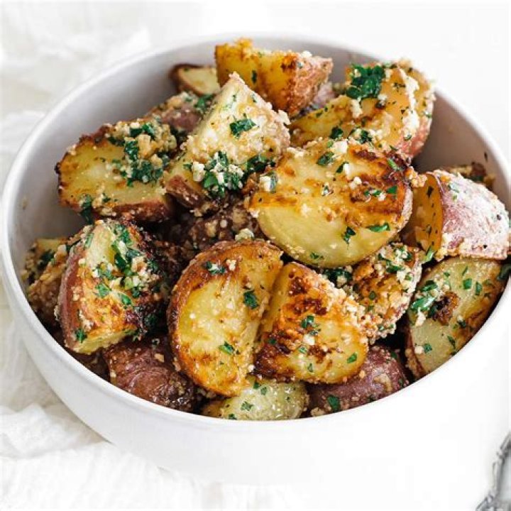 Irresistible Garlic Parmesan Butter Red Potatoes Recipe