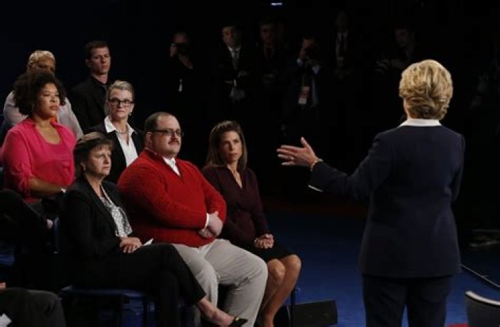 'Red Sweater Guy' Ken Bone from 2016 Town Hall Says Watching This Year's Debates is 'Like Watching Your House Burn Down'