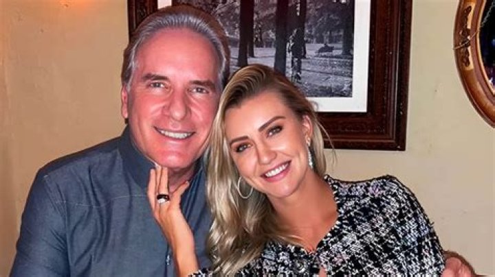 Exploring The Life Of Roberto Justus And His Spouse