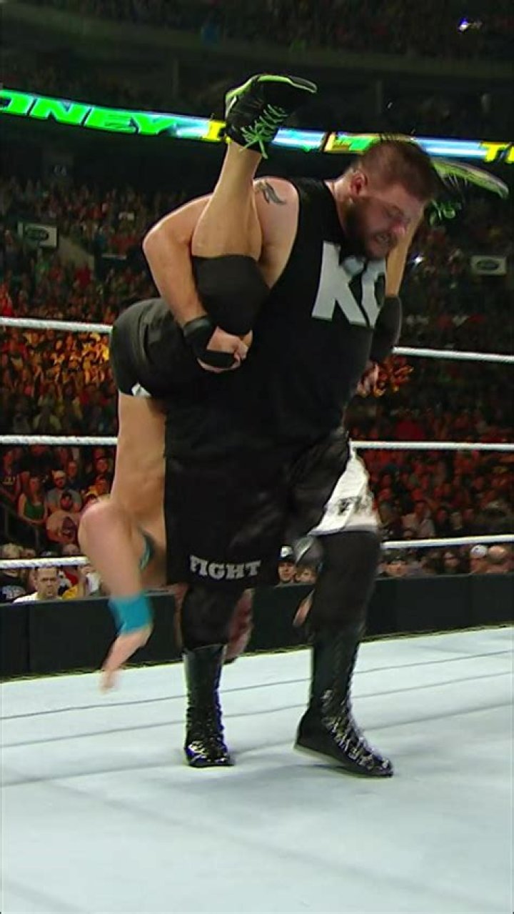 Ryback Demonstrates His Blocking Skills On Twitter