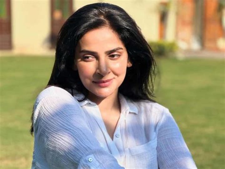 Saba Qamar Is A Rising Star In Pakistani Film.