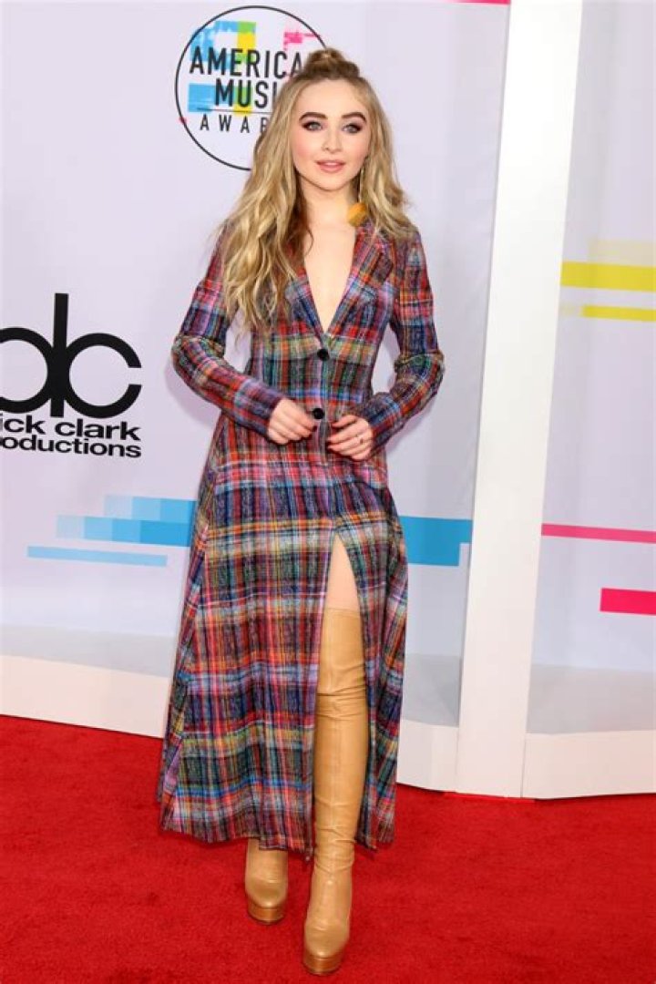 Sabrina Carpenter's Weight Journey: Balancing Fame And Fitness