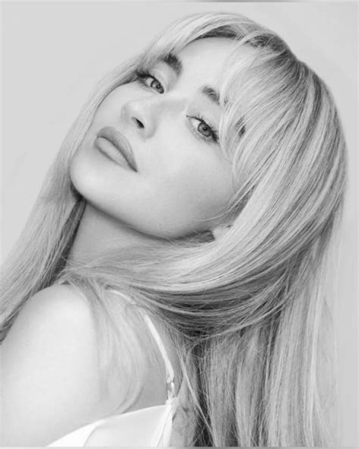 Sabrina Carpenter Weight: Understanding The Journey Of The Young Star