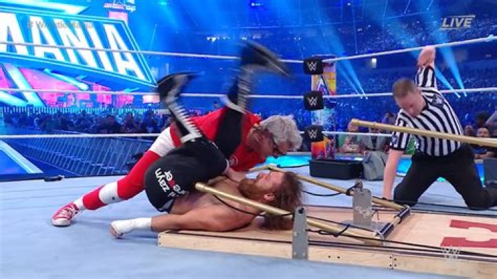 Sami Zayn Gives Johnny Knoxville His Flowers For ‘Saving’ WrestleMania Match After Botched Spot