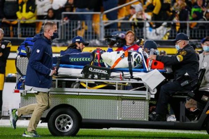 Seahawks DE Darrell Taylor Wheeled Off Field After Neck Injury Sunday Night