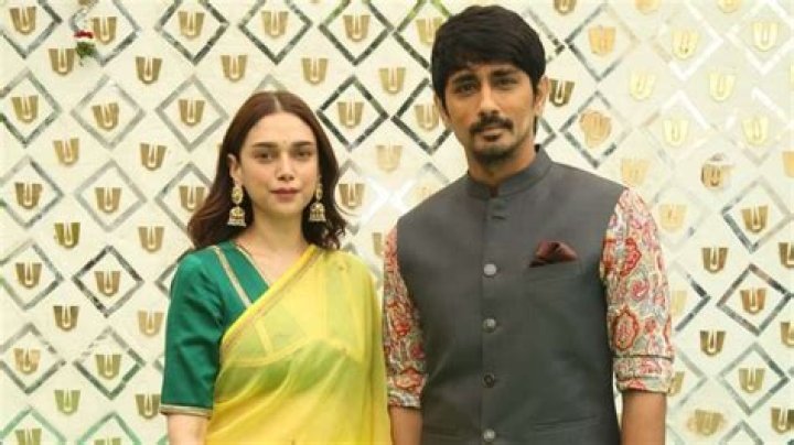 Rumoured lovebirds Siddharth-Aditi Rao Hydari arrive in traditional clothes – India TV