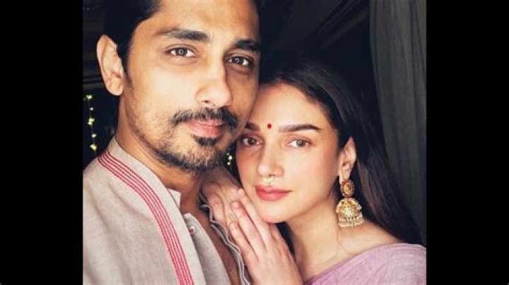 Siddharth and Aditi Rao Hydari's photo in similar sweatshirt spark dating rumours yet again – India TV