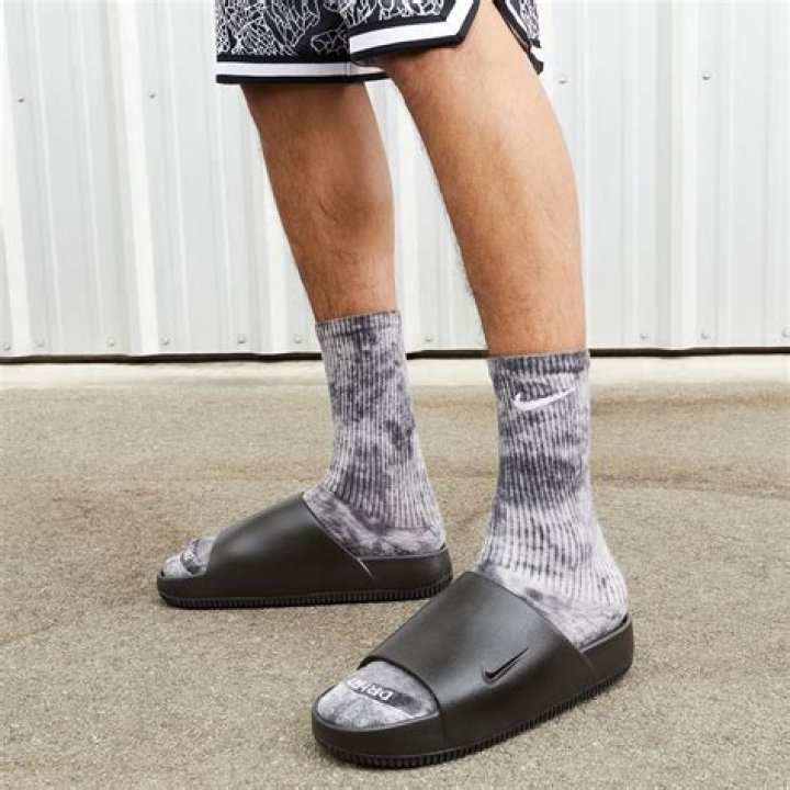 Socks And Sliders Fashion Trend