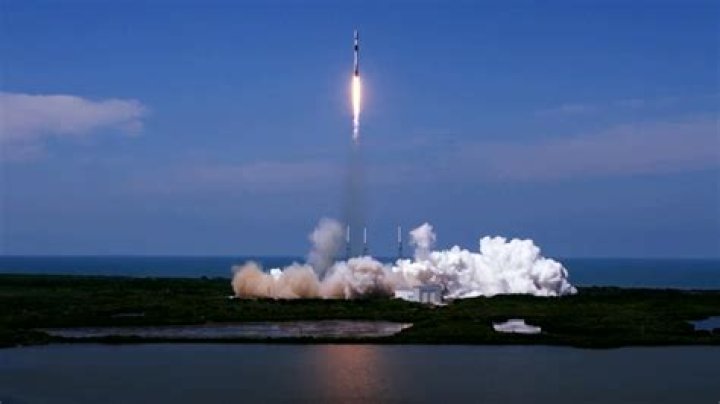 SpaceX sets Falcon 9 fairing reuse mark with Starlink launch