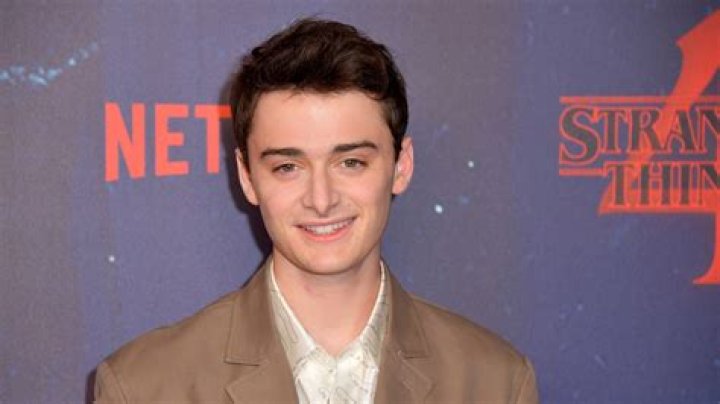 Fans Rally Behind Noah Schnapp After Coming Out As Gay: 'I'm in Tears'
