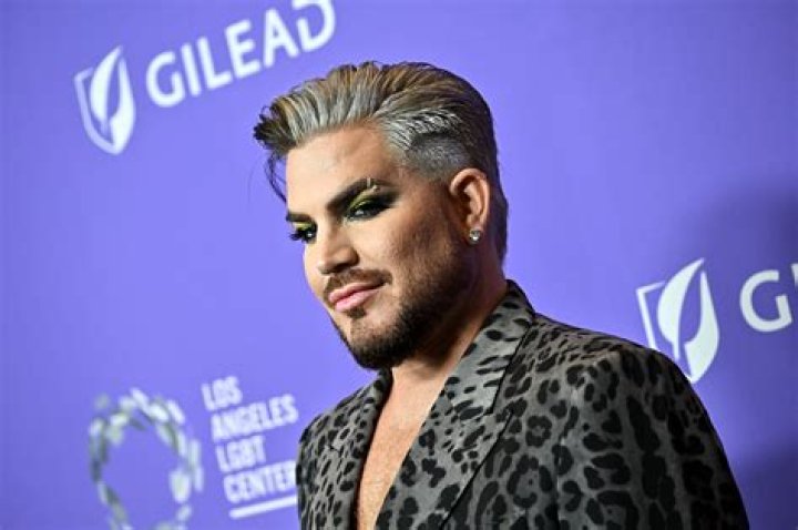 Study reveals men look more masculine wearing makeup