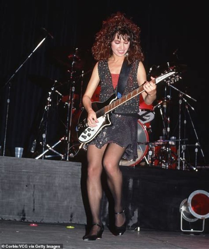 Unveiling The Magic Of Susanna Hoffs In The 80s