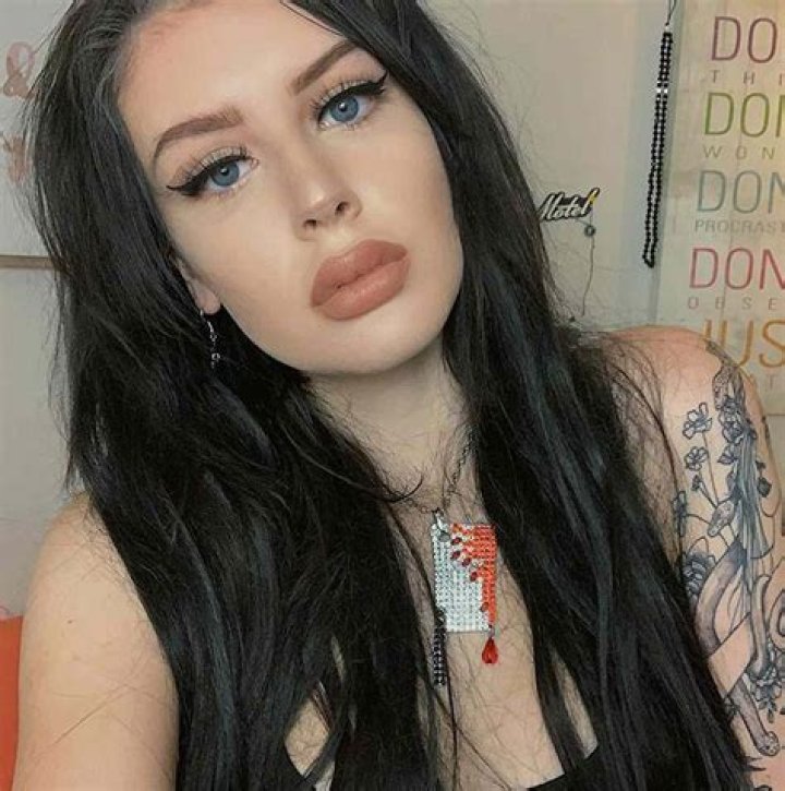 Exploring The Vibrant World Of Taylor Nicole Dean On Instagram